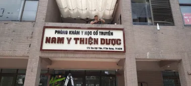 Bảng hiệu phòng khám